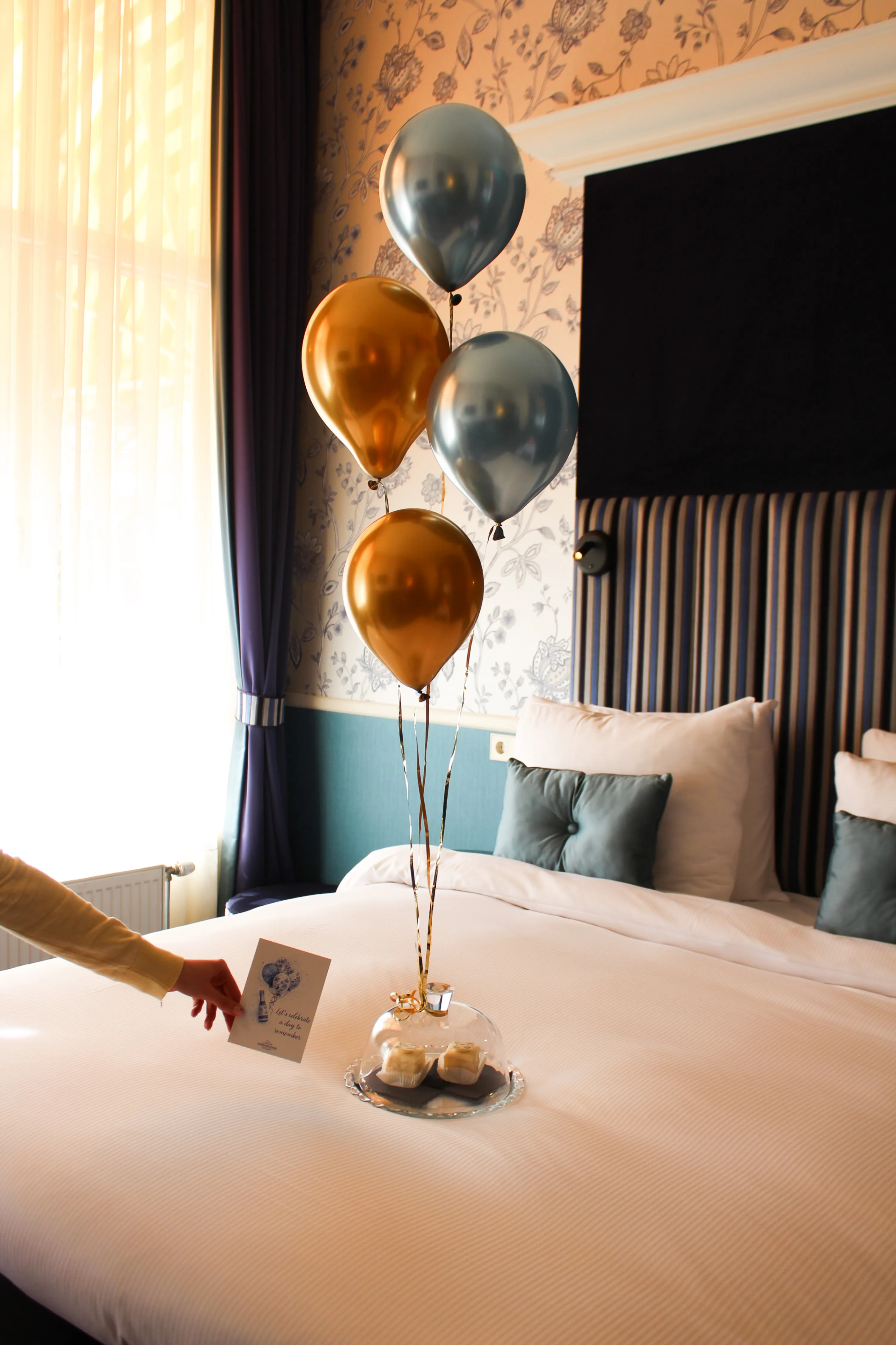 Carlton Ambassador Celebrate in Style pakket op bed